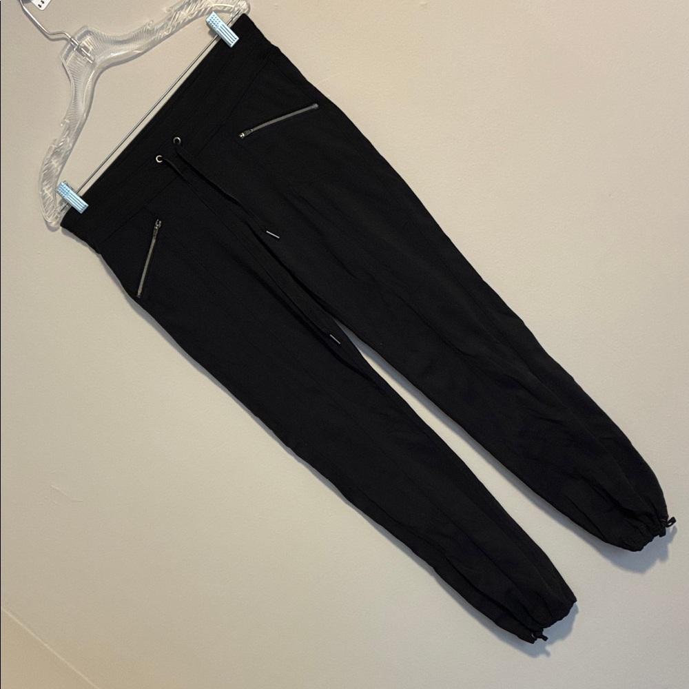 Athleta Black Leggings with Zipper Pockets